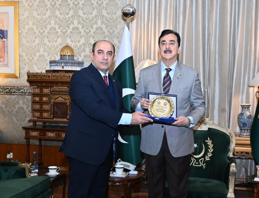 CEO EDB presenting Shield to the Senate Chairman CEO EDB presenting Shield to the Senate Chairman
